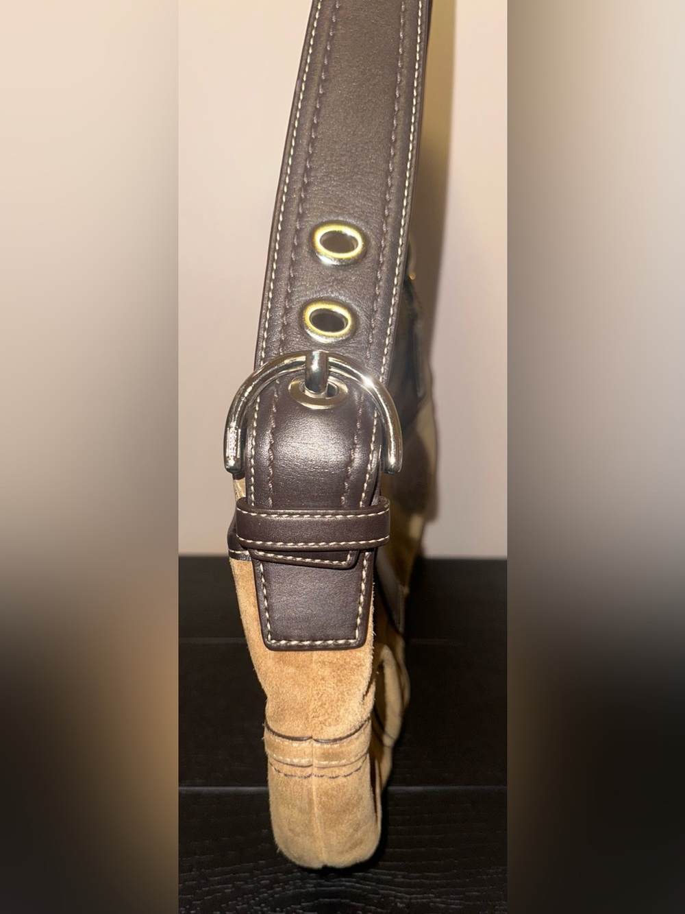 Vintage Coach Y2K Soho Camel Brown Suede Flap Buckle Shoulder Bag Purse F10918 - Picture 9 of 12